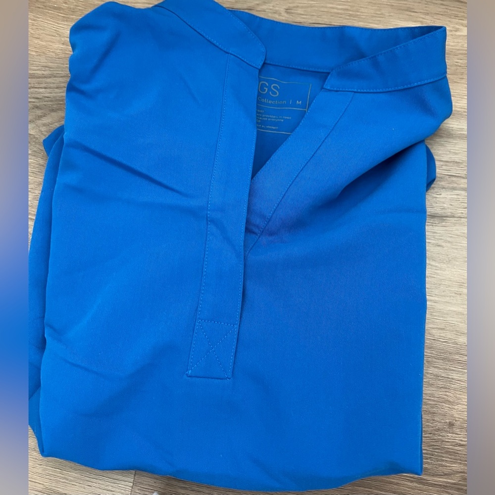 FIGS RAFAELA OVERSIZED SCRUB TOP ROYAL BLUE Size M